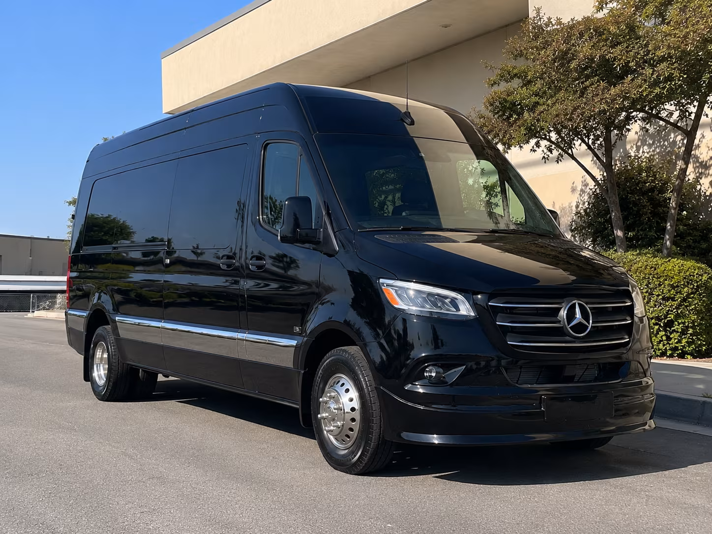 dayton 10 passenger sprinter van